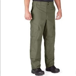 Mens, Green, Propper Brand Tactical Pant. New with Tags. Size 34 Short.